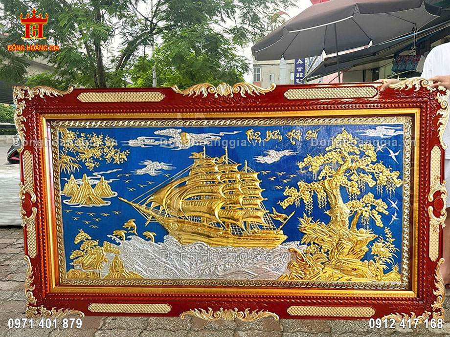 Bề mặt tranh thuận buồm xuôi gió được mạ vàng bạc cao cấp nhất